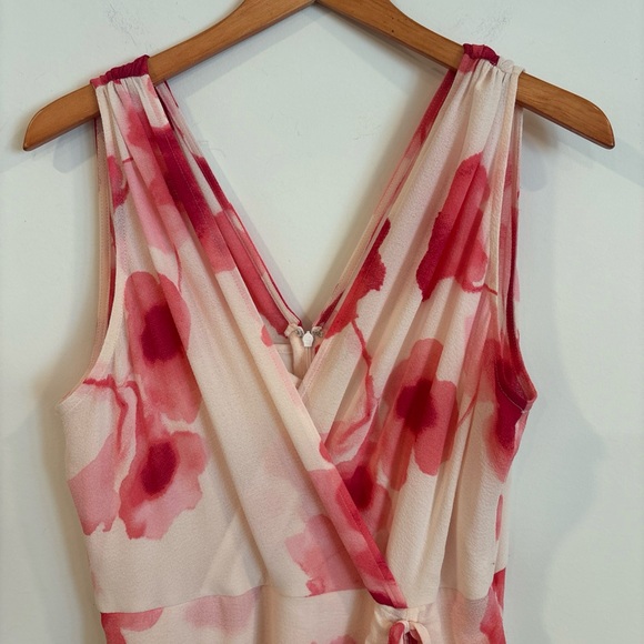 Donna Karan
Sleeveless V-Neck Floral Cascade Ruffle Chiffon Dress size 12 - Picture 3 of 10